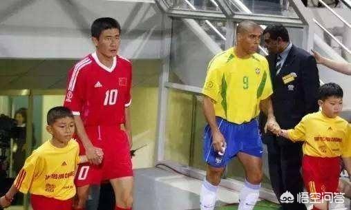 2002年世界杯巴西的3r组合
