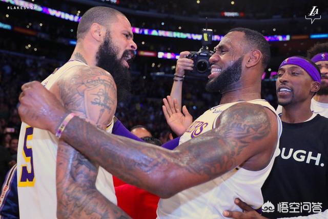 火箭战胜勇士队